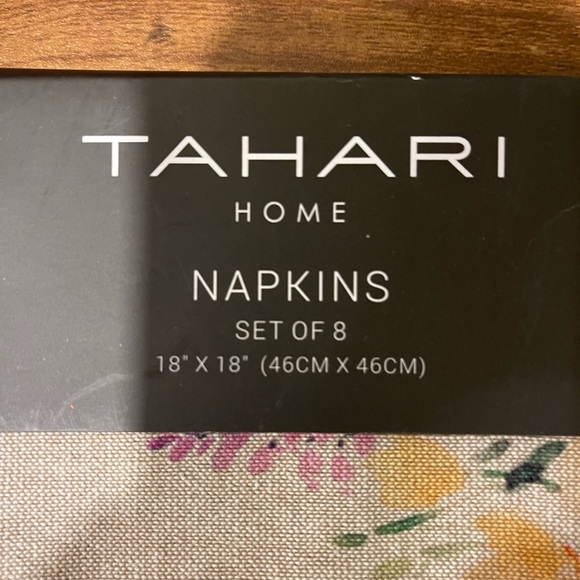 Tahari Home Floral Print Easter Bunny Rabbit Table Napkins set of 8 NWT - Picture 2 of 6
